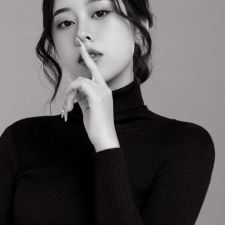 MC-tu-quynh-trang-den4