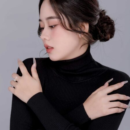 Album ảnh chân dung Tú Quỳnh