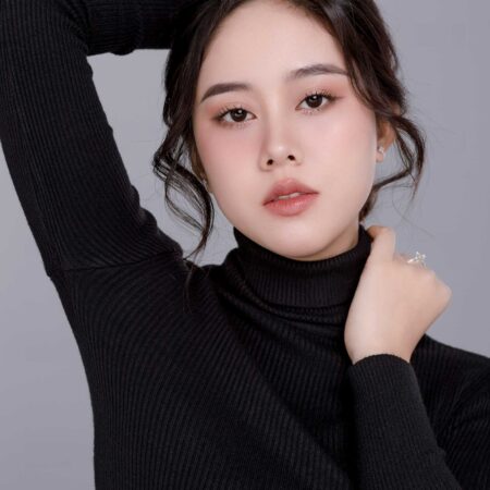 Album ảnh chân dung Tú Quỳnh