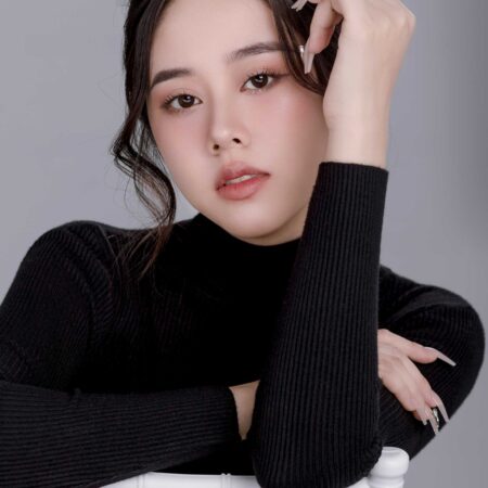 Album ảnh chân dung Tú Quỳnh