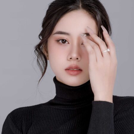 Album ảnh chân dung Tú Quỳnh